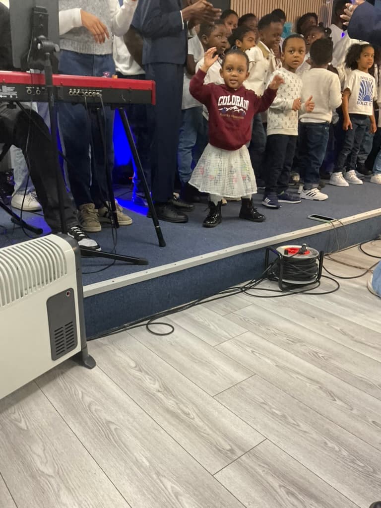 La plus jeune adoratrice de MC AMEN